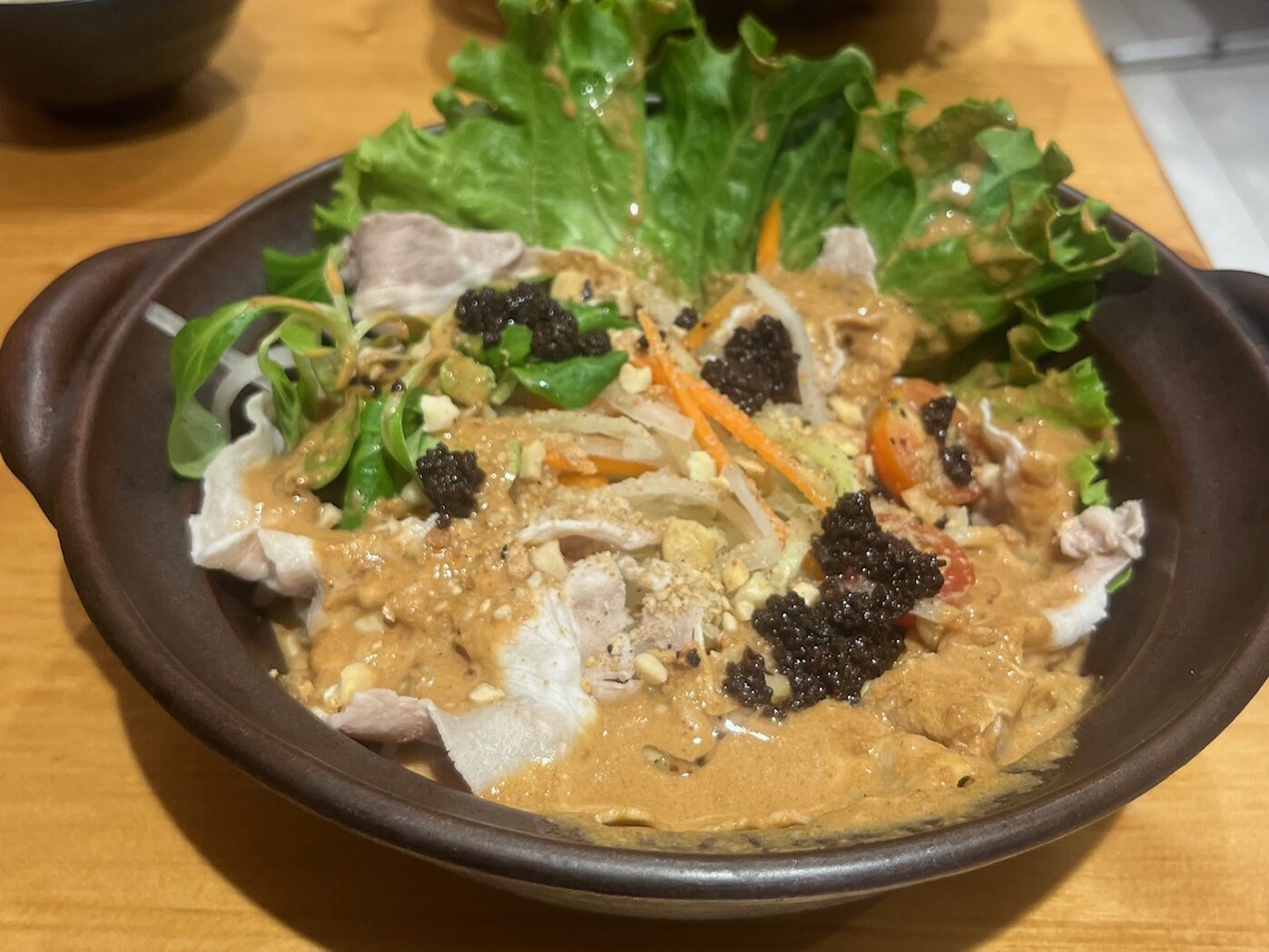 Hiyashi tantan men de Takesan Donabe Ramen